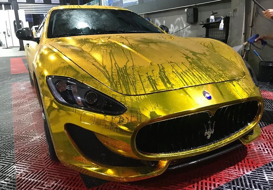 Maserati GranTurismo MC Sportline "dát vàng" diễu hành trên phố Hà Nội