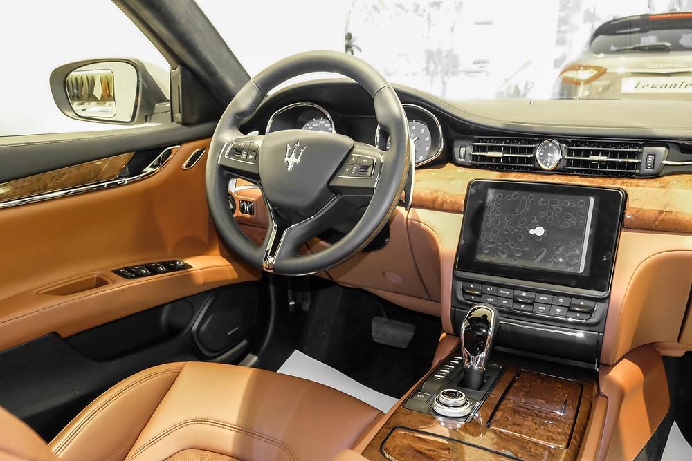 Gói "cá nhân hóa" hàng ghế sau của Maserati Quattroporte GranLusso