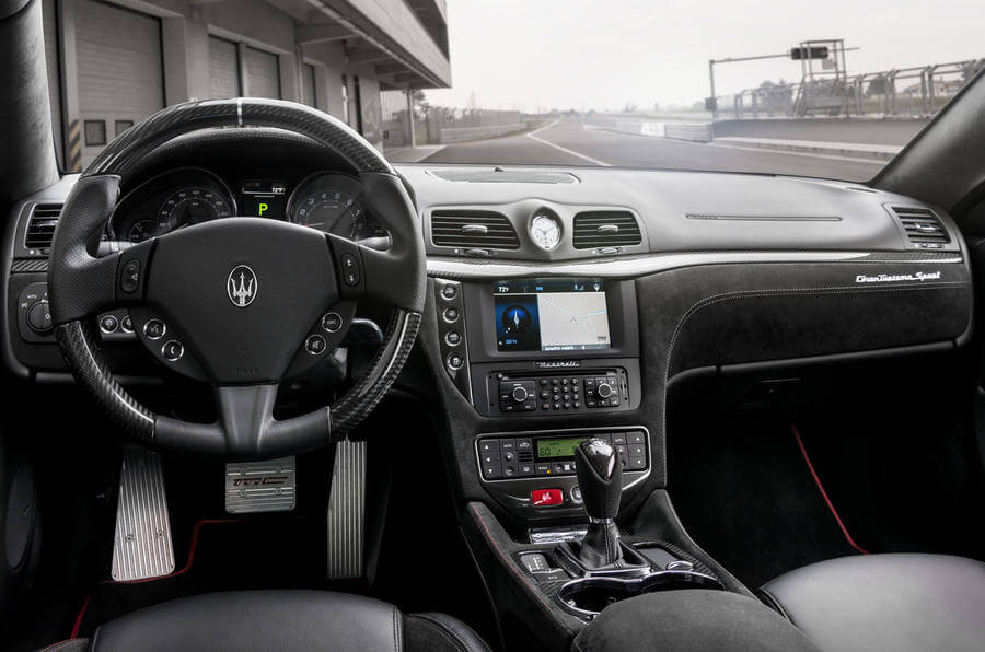 Maserati GranTurismo được nâng cấp, Ghibli GranLusso có công nghệ tự lái