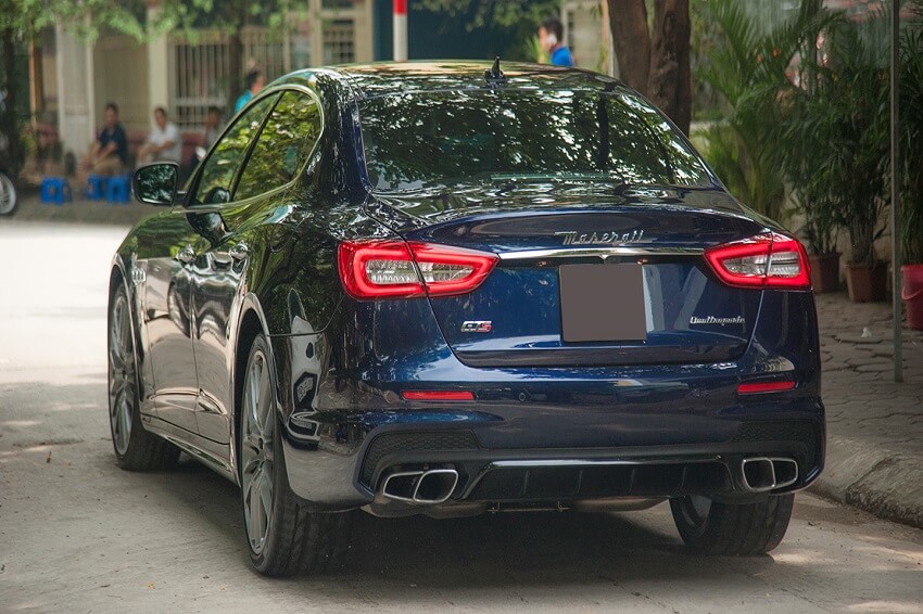 So sánh ngoại thất Maserati Quattroporte và Porsche Panamera