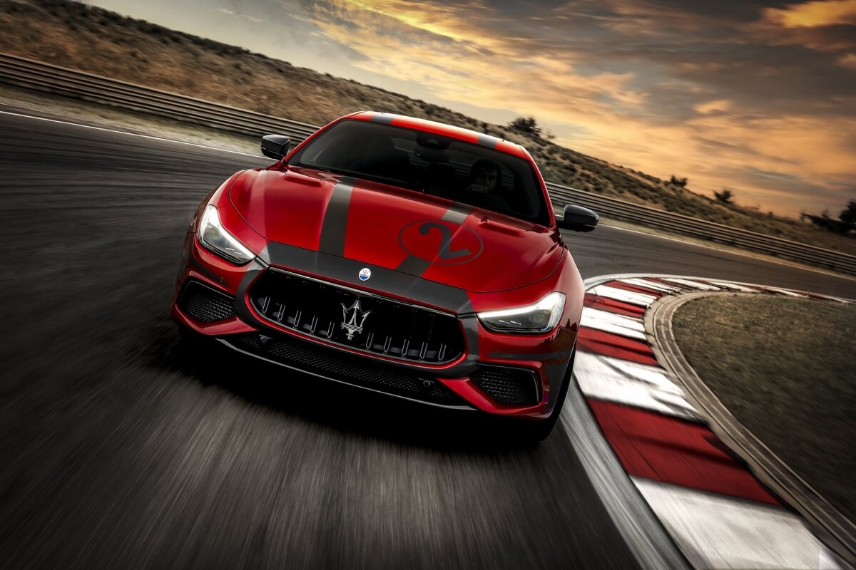 Chi hàng nghìn USD để được lái thử Maserati 2021